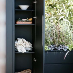 kovinska vrtna omara