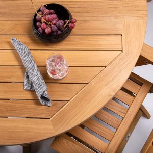 detail na površini mizne plošče