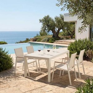 garnitura v ambientu terase